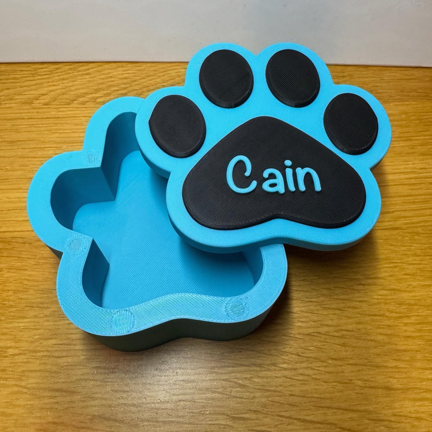 Small Personalised Paw Print Pet Memorial Box | 3D Printed Urn for Ashes & Mementos