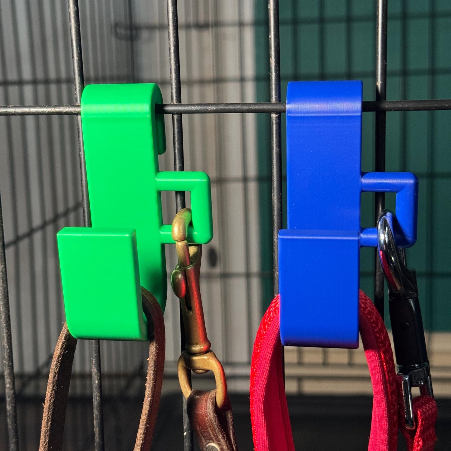 Dog Crate Hooks | Lead/Leash Holder for Dog Walkers & Owners | 3D Printed Easy Clip-on Organiser, No Installation Required