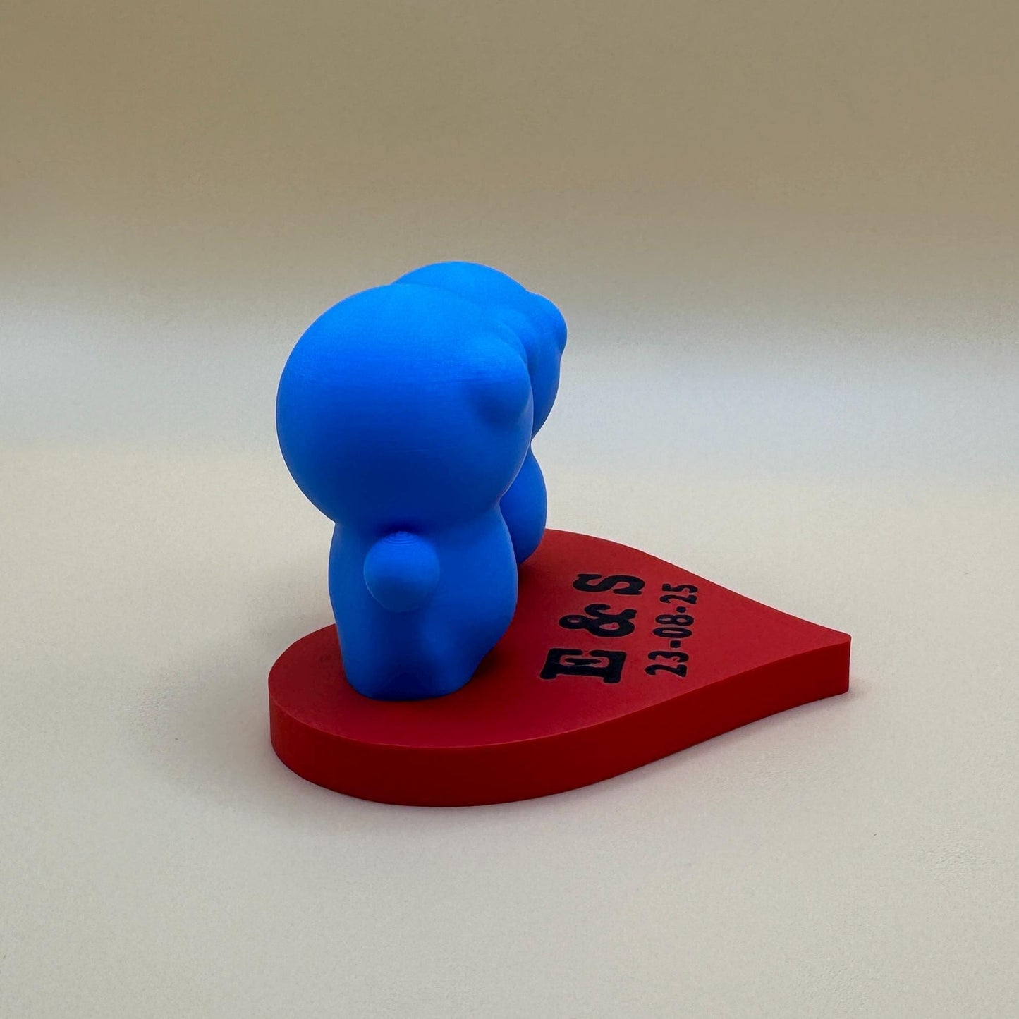 Cute Customisable Wedding Cake Topper | Cute Figurines on Heart Base with Initials & Date | Unique Keepsake for Special Occasions 