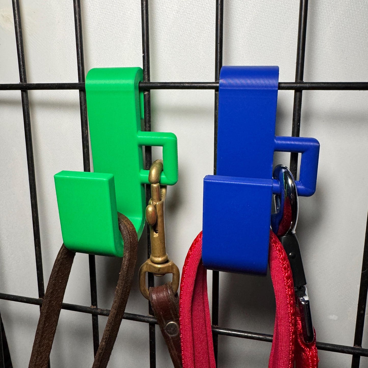 Dog Crate Hooks | Lead/Leash Holder for Dog Walkers & Owners | 3D Printed Easy Clip-on Organiser, No Installation Required