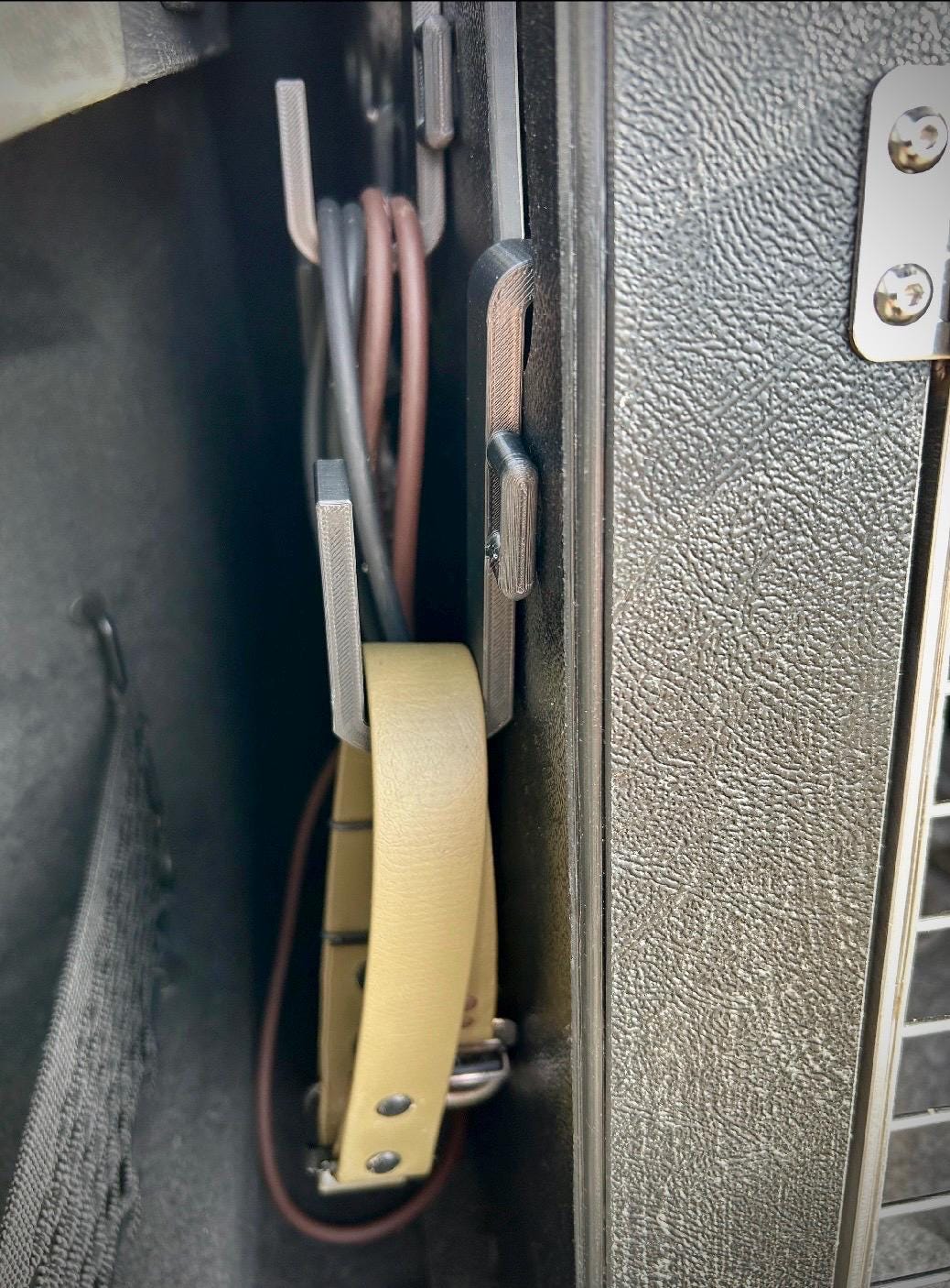 Dog Crate Hooks | Lead/Leash Holder for Dog Walkers & Owners | 3D Printed Easy Clip-on Organiser, No Installation Required