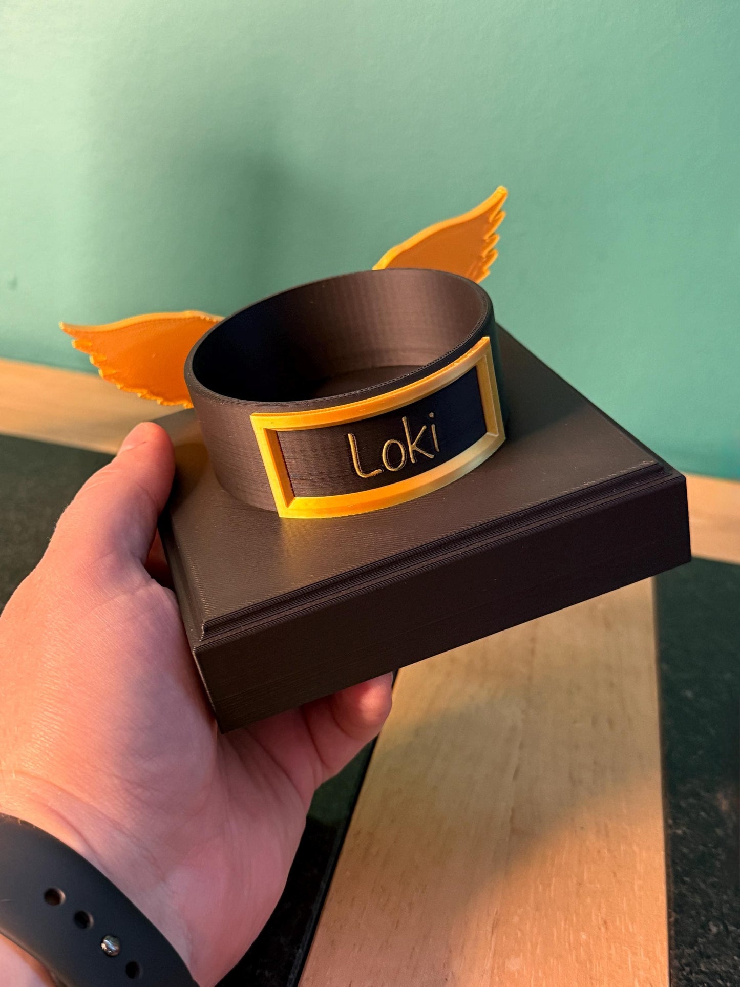 Scatter Tube Display Stand 7.5-13cm Diameter Tubes | Pet Ashes Personalised Memorial Holder with Optional Wings | Base for Keepsake Tubes